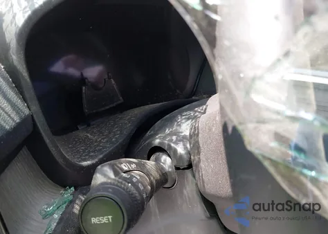 2025 Volvo Xc40 B5 Plus Bright Theme из США, поврежденный, VIN YV4L12UE6S2563585